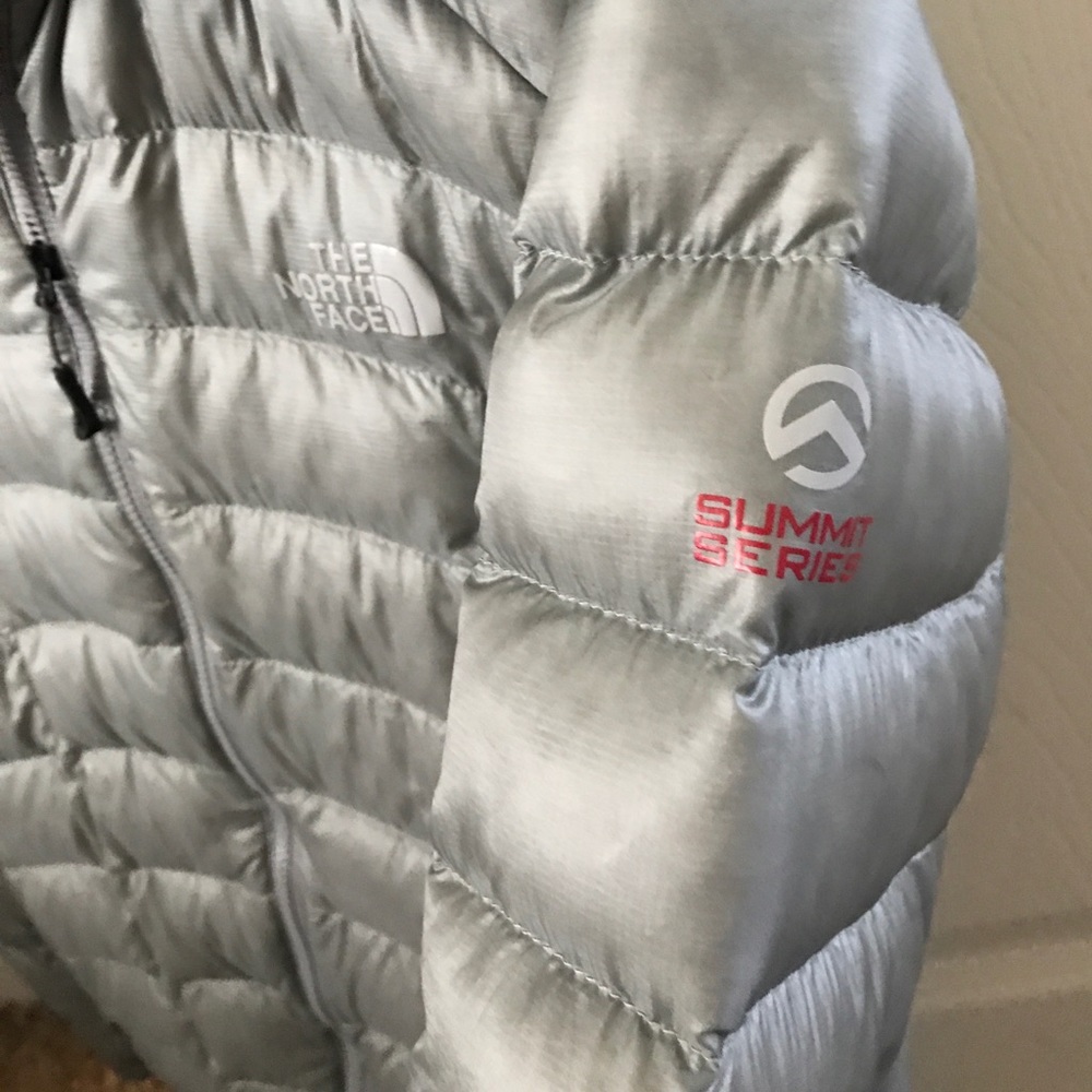 Women Northface Jacket - Picture 3 of 4